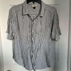 Universal Threads Button Up